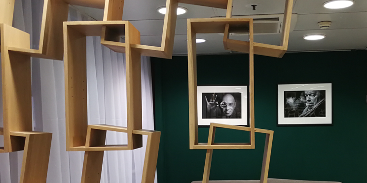 Les portraits studio de l’AFP s’exposent au Salon du Livre de Paris